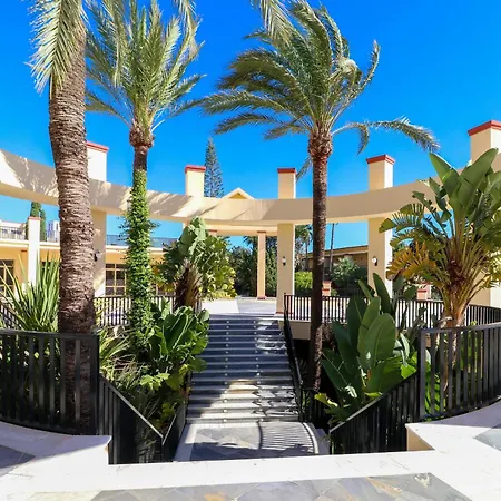 Romana Playa - Beachfront Complex Elviria 马尔韦利亚