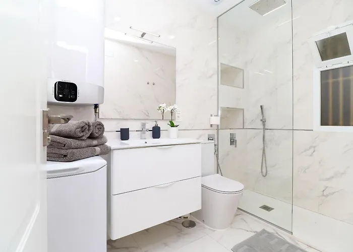 Romana Playa - Beachfront Complex Elviria * ماربيا