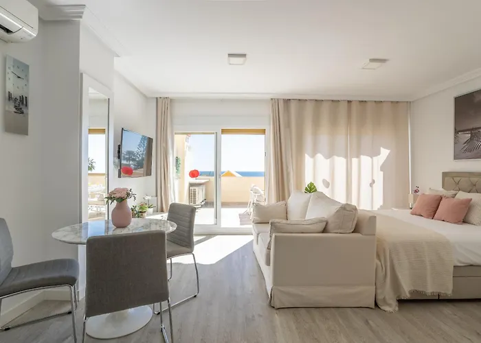 Romana Playa - Beachfront Complex Elviria * ماربيا