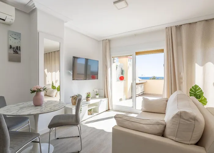 Romana Playa - Beachfront Complex Elviria شقة ماربيا
