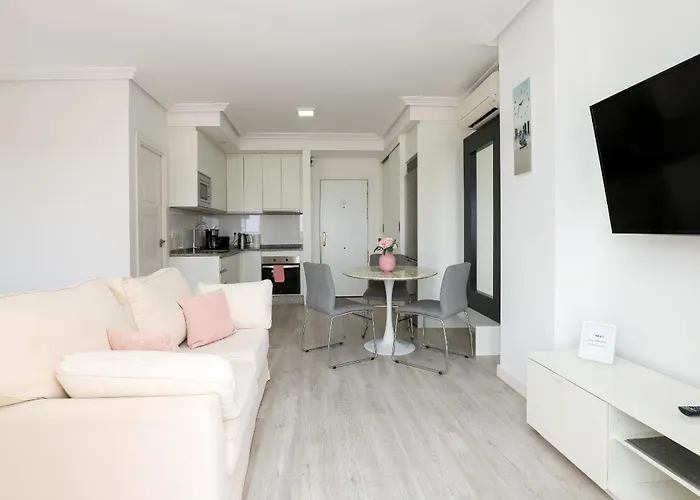 Romana Playa - Beachfront Complex Elviria * ماربيا